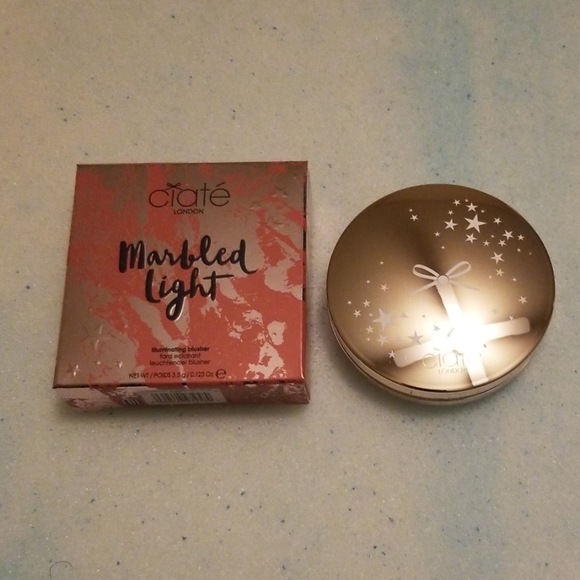 Makeup Bundle - Picture 4 of 7